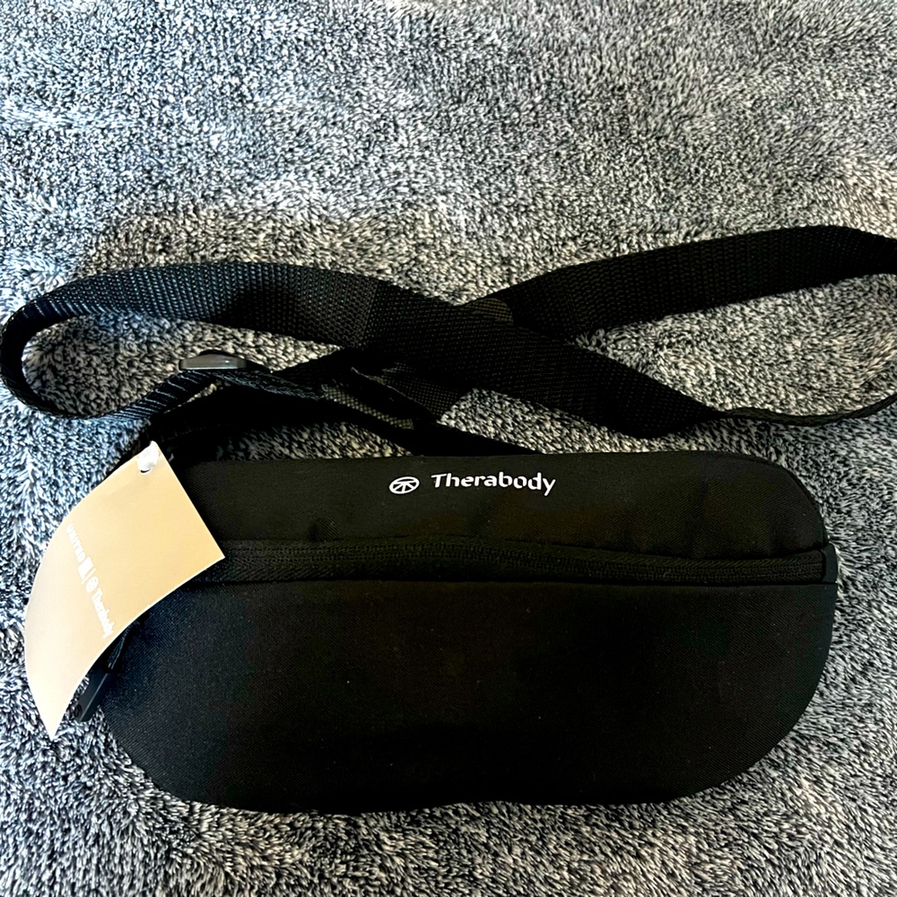 United Polaris Therabody Crossbody Amenity Kit